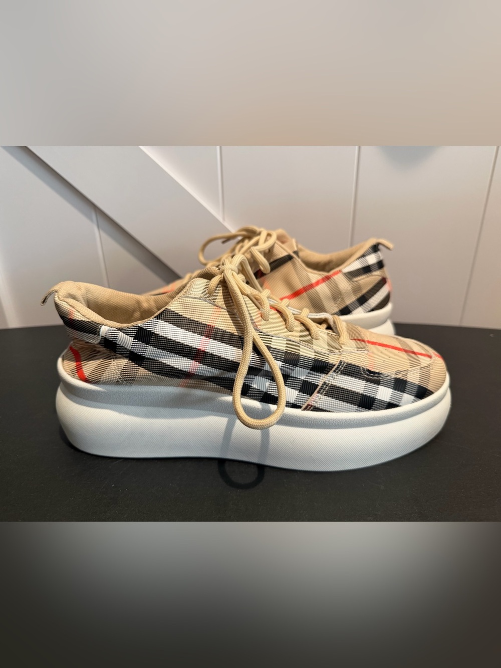 Casual Plaid Lace-Up Sneakers - Beige - Picture 2 of 8